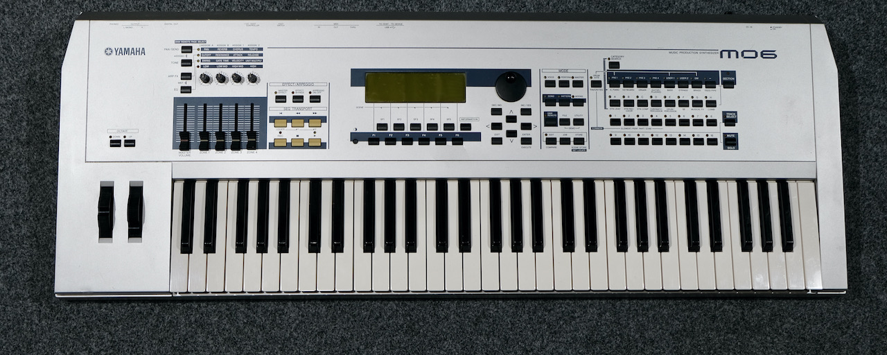 roland-jv30-synth-keyboard